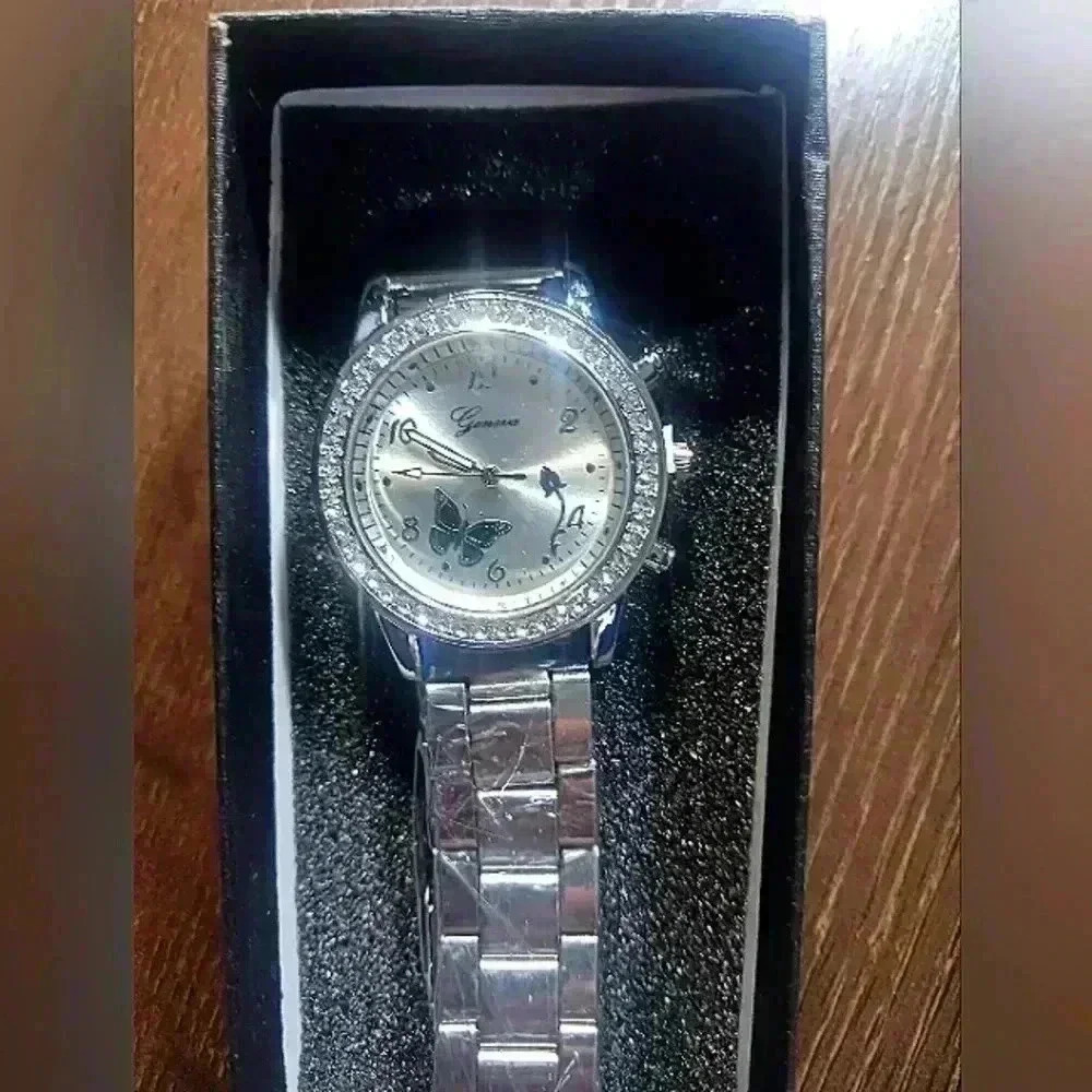 Geneva women's rhinestone butterfly watch - Picture 3 of 7